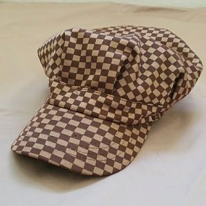 Brown checker fiddler hat